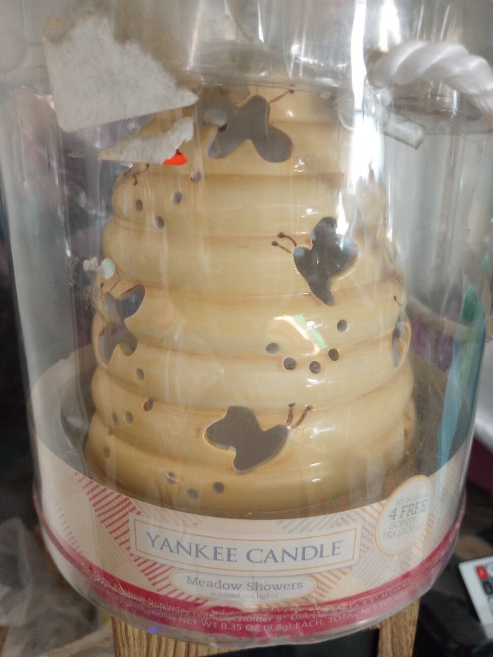 Yankee Candle Beehive ceramic candle holder w/4 tea lite candles boxed New!